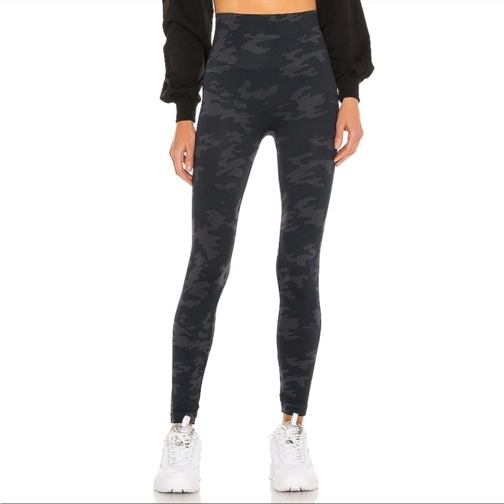 Spanx Look At Me Now Leggings Black Camo Seamless